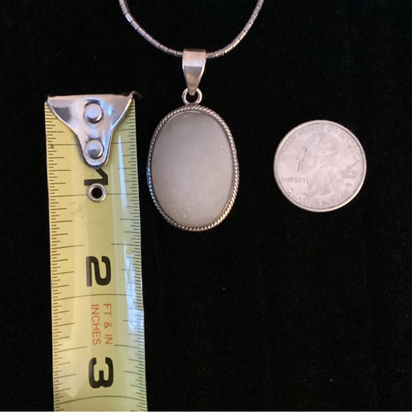 Vintage 925 17” necklace with vintage 925 sterling and Druzy stone pendant - Picture 9 of 10